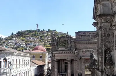Quito colonial walking tour: Street food & chocolate tasting