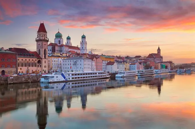Privater Transfer München Passau mit 2-stündigem Sightseeing-Stopp