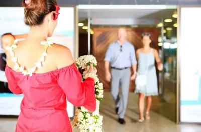 Privater Transfer vom Flughafen Papeete zum Hotel mit Lei-Gruß