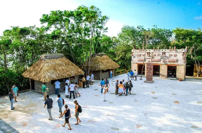 Maya Key em Roatan: Cultura maia e centro de resgate animal