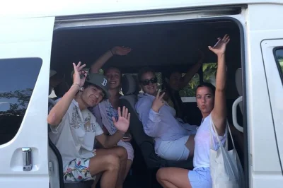 Chegue em cancún e encontre seu motorista esperando por você, depois relaxe em uma van privativa direto para playa del carmen, puerto aventuras ou o ferry—sem paradas, só conforto e praticidade.