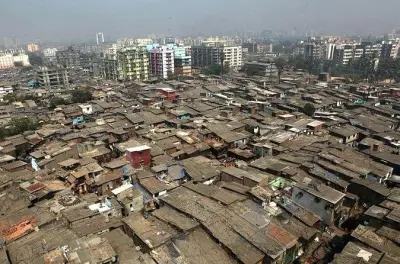 Dharavi Walking Tour: Slum's Workshops & Community