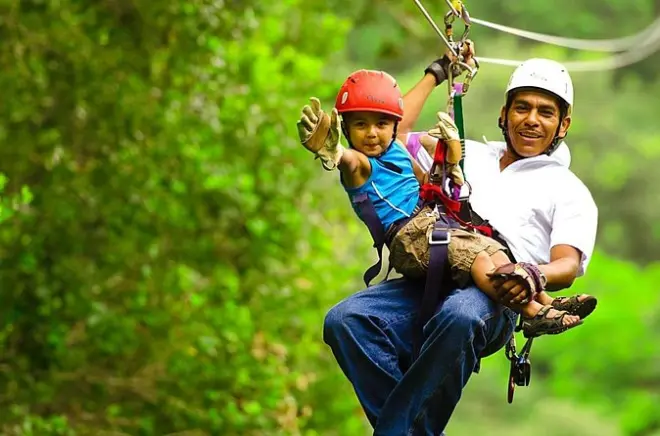 Zipline em Liberia: Canopy, fontes termais e passeio a cavalo