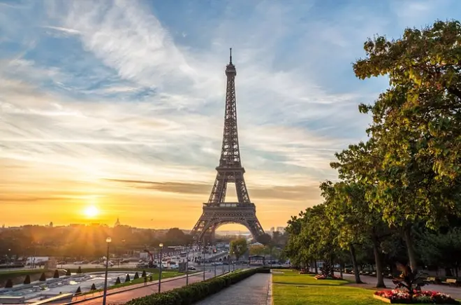 Excursión privada a París desde Le Havre con paseo en barco