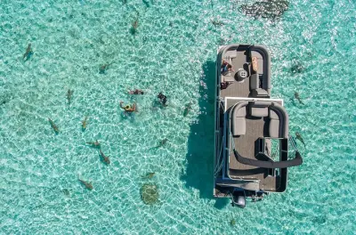 Snorkel em Bora Bora: Tour privado na lagoa com barco e escorregador