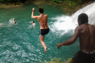 Blue Hole e tubing sul fiume White da Montego Bay