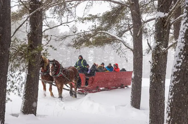 Tremblant passeio de trenó: Tour noturno com contador de histórias