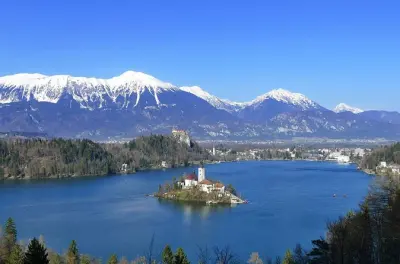 Tagestour ab Ljubljana zum Bleder See: Bootsfahrt zur Inselkirche