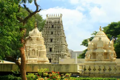 Bangalore Temples Tour: Private Guide & Car for Architecture