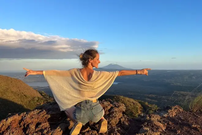 Vulcão Masaya à noite saindo de Granada com vista da cratera de lava
