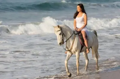 Reiten auf Maafushi Island: Ausritt in die Lagune