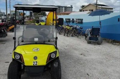 Voiturettes de golf à Fort Myers Beach : 4 ou 6 places disponibles