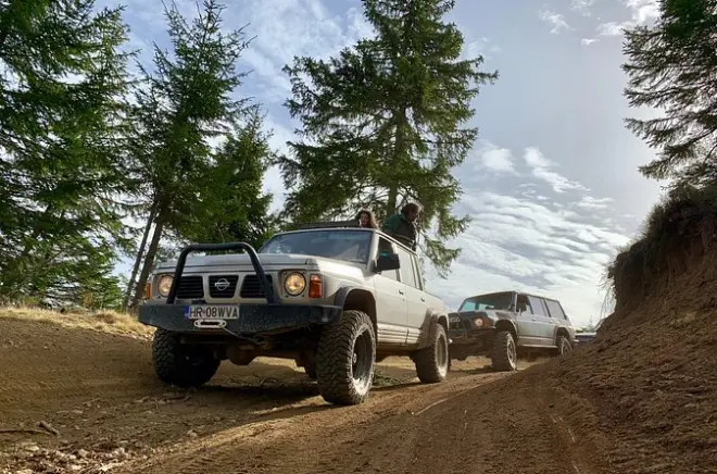 4x4 Tour Eastern Carpathians: Private guide, Ecem Peak hike