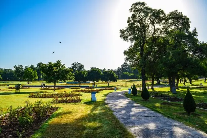 Paseo de 2 horas por la naturaleza en Chandigarh: De Rock Garden a Sukhna Lake