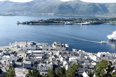 Trasferimento dall’aeroporto di Alesund: Auto privata o van
