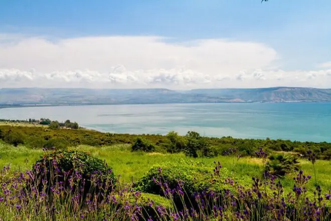 Sitios cristianos en el mar de Galilea con 5 paradas bíblicas