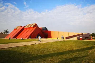 Royal Tombs of Sipán Museum: Moche-Schätze & Wandmalereien