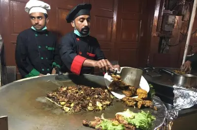 Dégustations et balade en soirée dans la ville fortifiée de Lahore