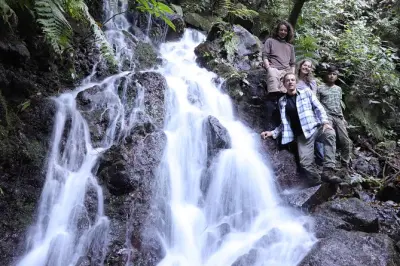 Wasserfallwanderung bei Santiago Atitlán mit Wald und Vogelbeobachtung