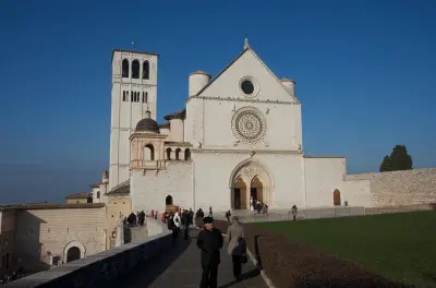 Visite à pied d'Assise : Basiliques et Rocca Maggiore