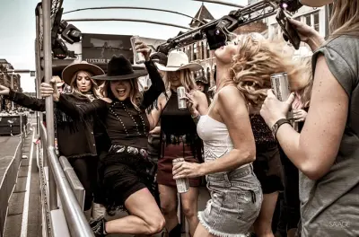 Privater Partybus Nashville: DJ, Barkeeper & Open Air