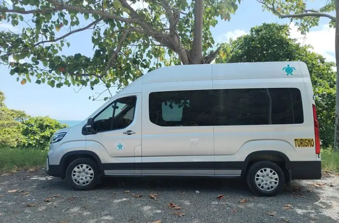 San José to Manuel Antonio Private Transfer: 3-Hour Ride