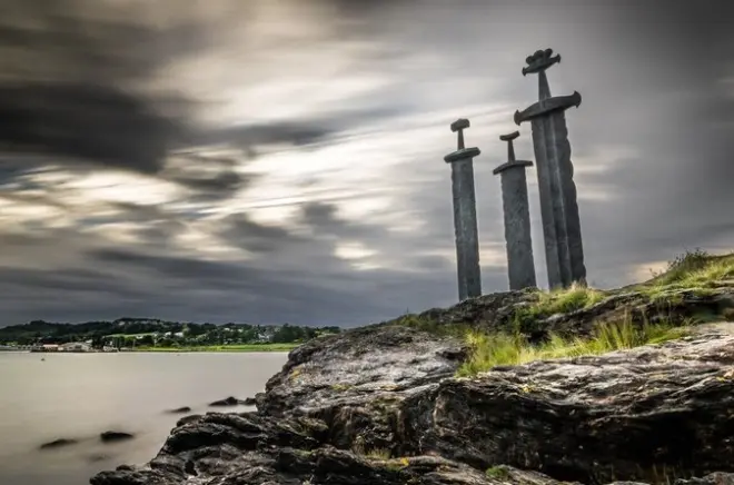 Stavanger Viking History Tour: Private Guide & Pickup