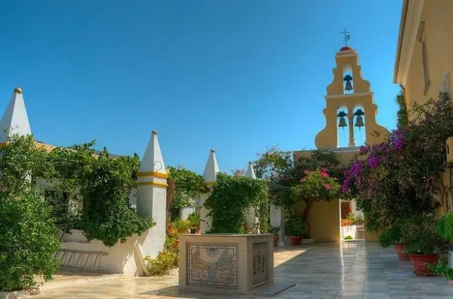 Paleokastritsa und Altstadt Korfu: 4 Stunden mit Kloster
