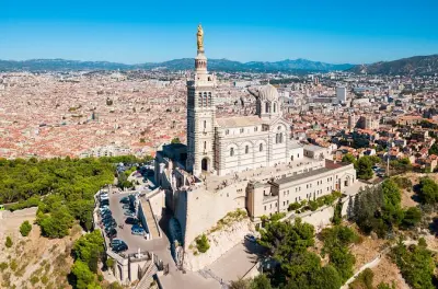 Privater Transfer St. Tropez–Marseille mit englischsprachigem Fahrer