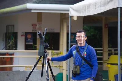 Descubre monos y perezosos en manuel antonio, pasea por senderos en la selva y relájate en playas de arena blanca. incluye snacks, recogida en hotel y guía local amable.