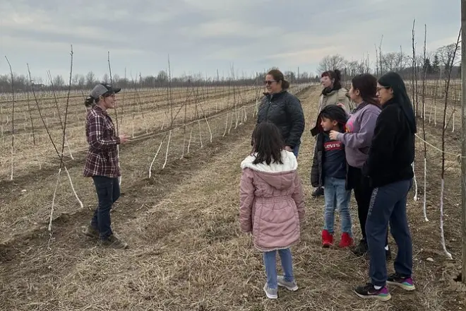 Elyria Apple Orchard Tour and Farm-to-Table Lunch