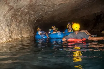 Ziplining und Höhlen-Tubing ab Ambergris Caye: Xunantunich