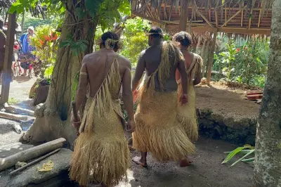 Port Vila : Village culturel, cascades et lagon bleu