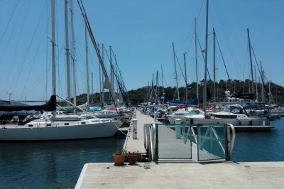 Land at tocumen airport & get a private ride to linton bay marina, with flight tracking, flexible grocery stop, & no extra fee for delays. book your transfer now.