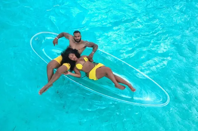 Foto con drone in kayak trasparente: Coppie a Saunders Beach