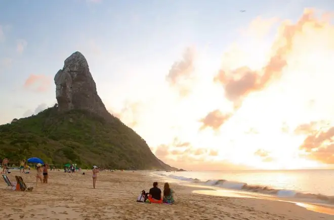 Fernando de Noronha Snorkeling Tour: Hawaiian Canoe & Beach