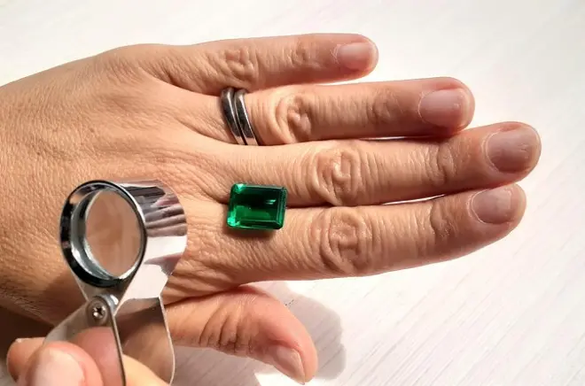 Private Emerald Tour Bogotá: Colombian gems and master artisans