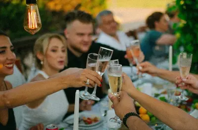 Cena con più portate e vini a Mostar vecchia città con racconti