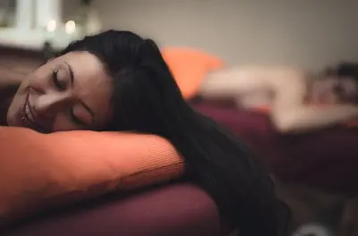 Paarmassage in Granada: 1 Stunde im beheizten Raum
