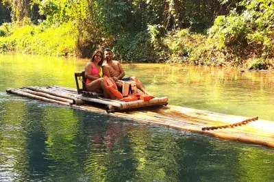 Martha Brae Rafting: Bamboo Raft for Two on Jamaica's River