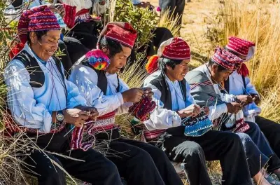 Tour zum Titicacasee ab Puno: Uros- und Taquile-Inseln