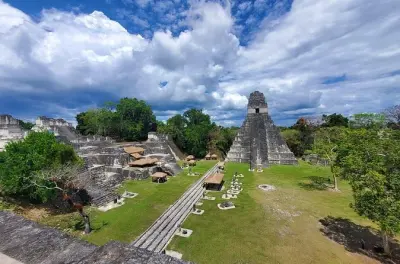 Escursione guidata alle rovine Maya di Tikal da Belize in Guatemala