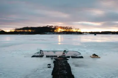 Sauna privata e tuffo nel lago ghiacciato vicino a Minneapolis