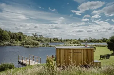 Sauna au bois près de Dundee : Bain dans le loch inclus