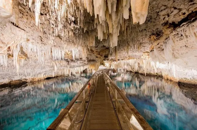 Bermuda Private Tour: Crystal Caves, Hamilton & St. George's