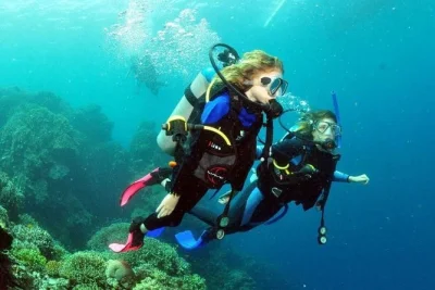 Phuket tauchen lernen mit padi open water kurs. erkunde racha yai & racha noi mit erfahrenen tauchlehrern. inkl. transfers & kompletter ausrüstung.