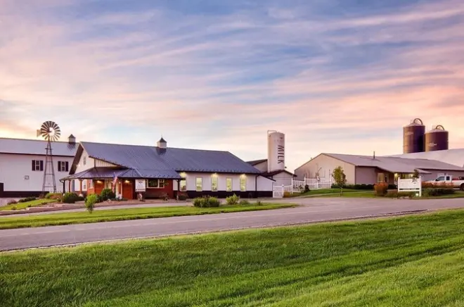 Fattoria Shatto Milk a Kansas City: Vitelli e assaggi di latte
