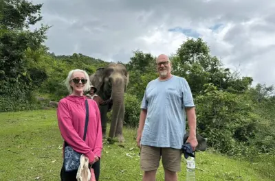 Expérience éléphants et cascade du lac Lak en 8 heures