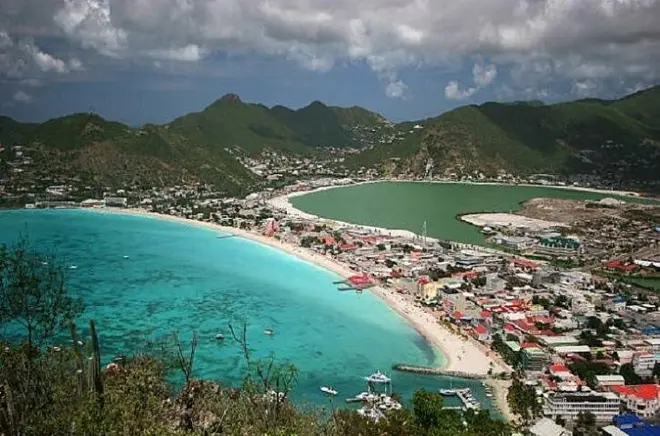 St Maarten tour: 3 island stops from Philipsburg