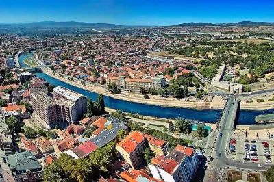 Niš depuis Belgrade : Camp nazi, tour du crâne et forteresse